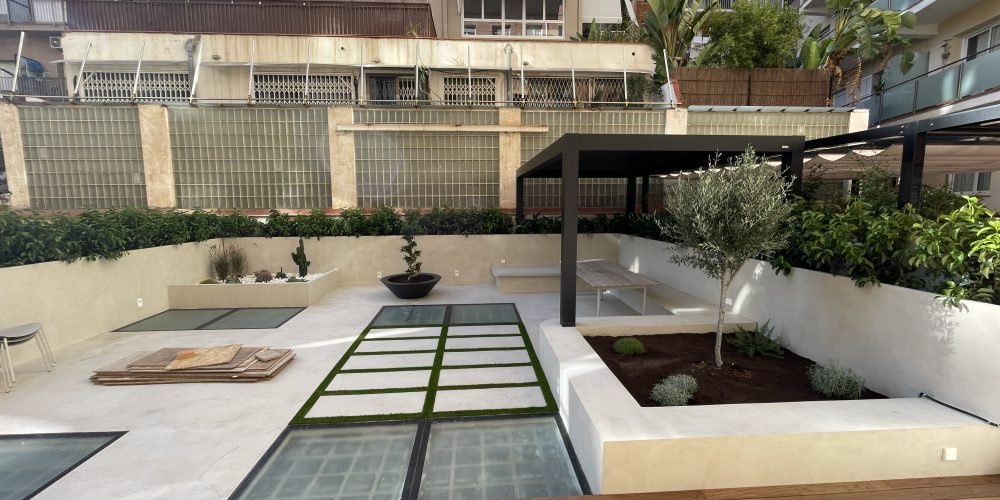 DESPUÉS terraza Nammi con riego (12)